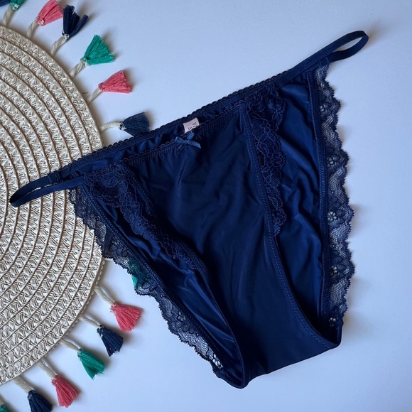 Victoria's Secret Dream Angels Smooth & Lace Mini String Bikini Panty Ensign M - Picture 3 of 3